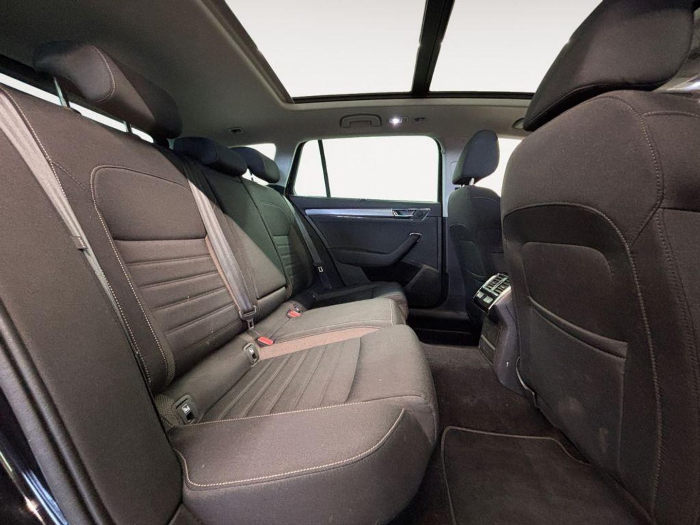 Skoda Superb Combi 2.0 TDI Scout 4x4 DSG 147 kW (200 CV)