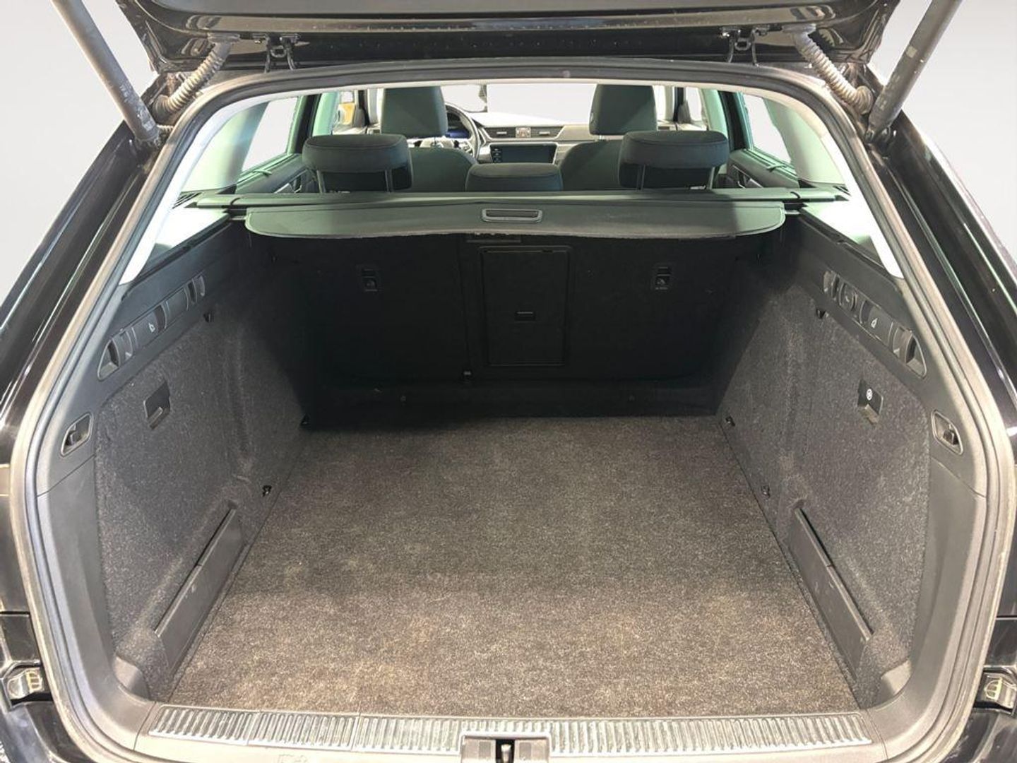 Skoda Superb Combi 2.0 TDI Scout 4x4 DSG 147 kW (200 CV)