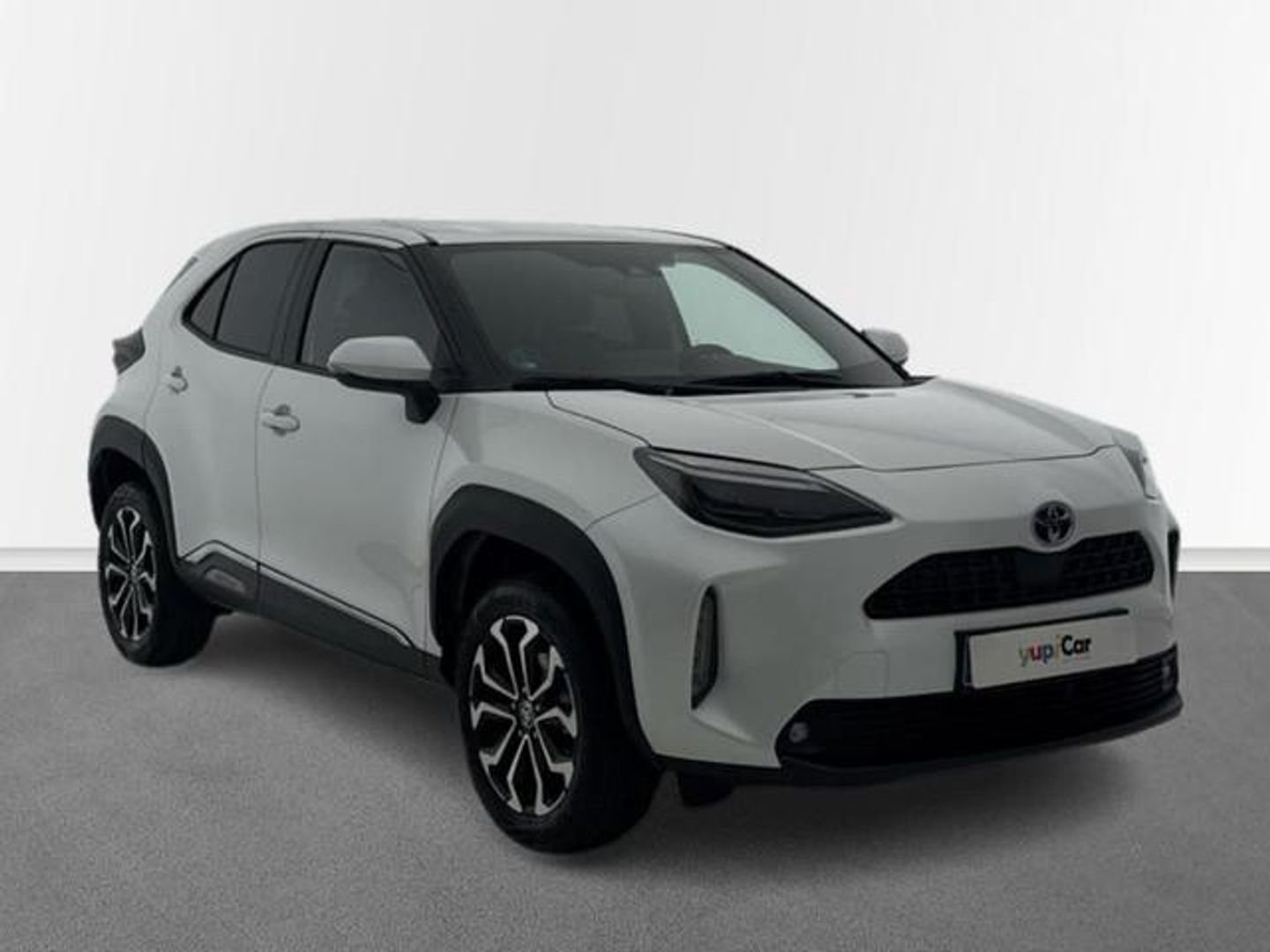 Toyota Yaris Cross 120H Business Plus 85 kW (116 CV) Blanco SUV