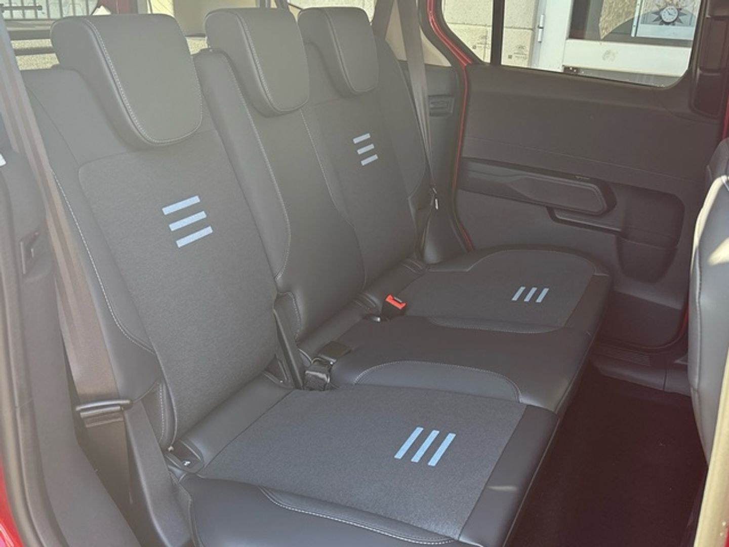 Ford Tourneo Courier BEV 43,5kWh Active Auto 100 kW (136 CV)