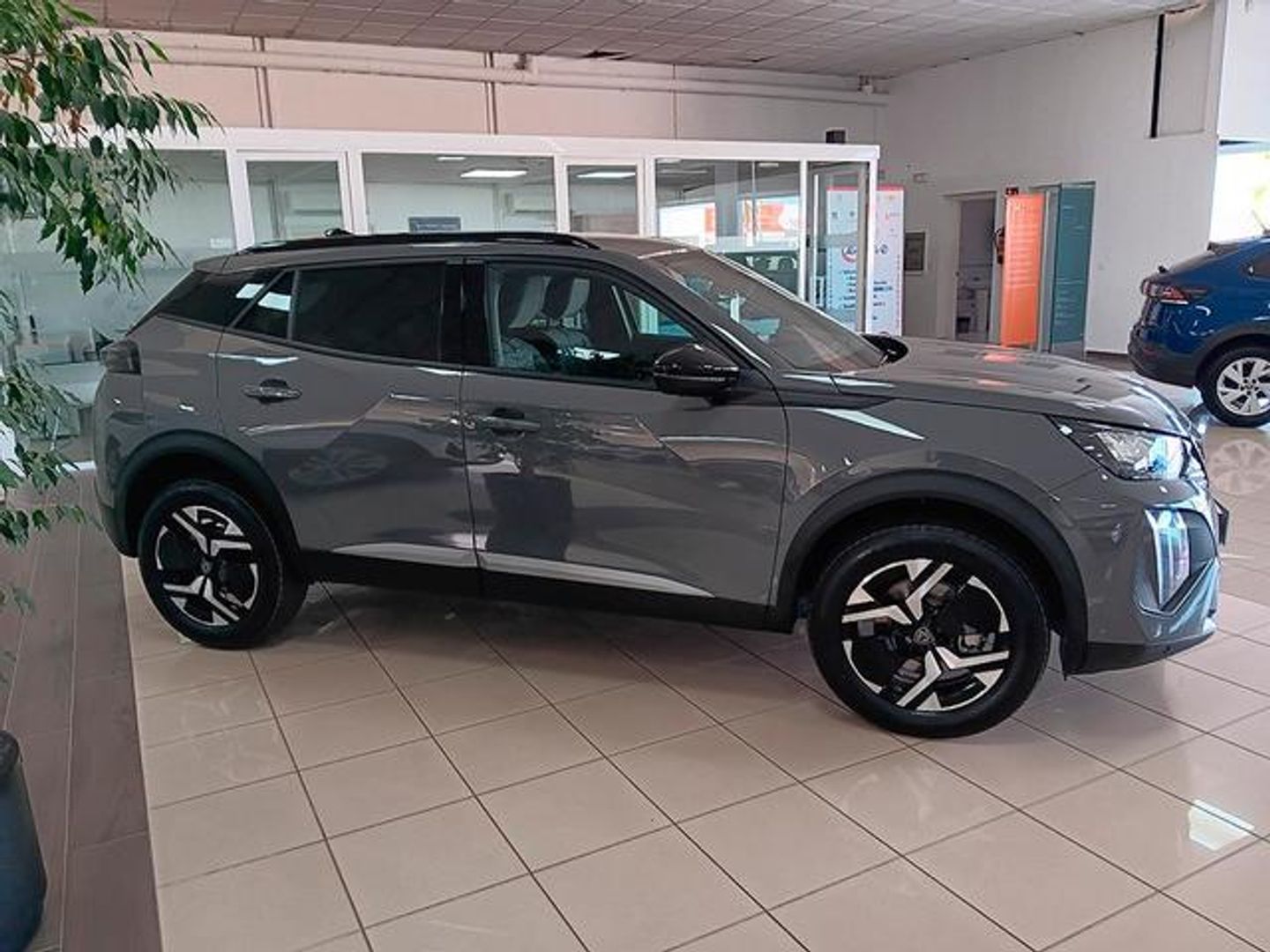 Peugeot 2008 Allure Hybrid eDCS6 100 kW (136 CV)