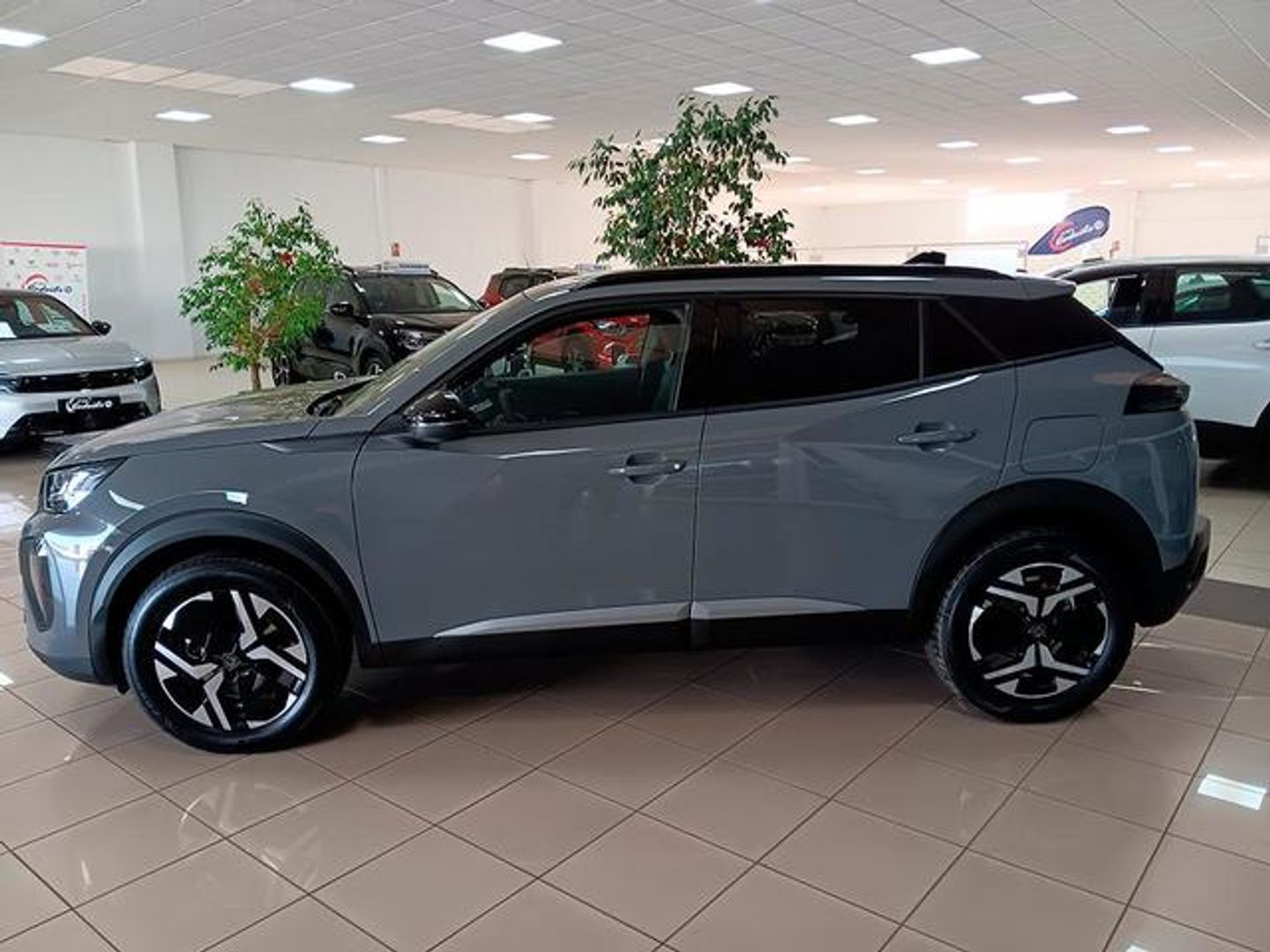 Peugeot 2008 Allure Hybrid eDCS6 100 kW (136 CV)