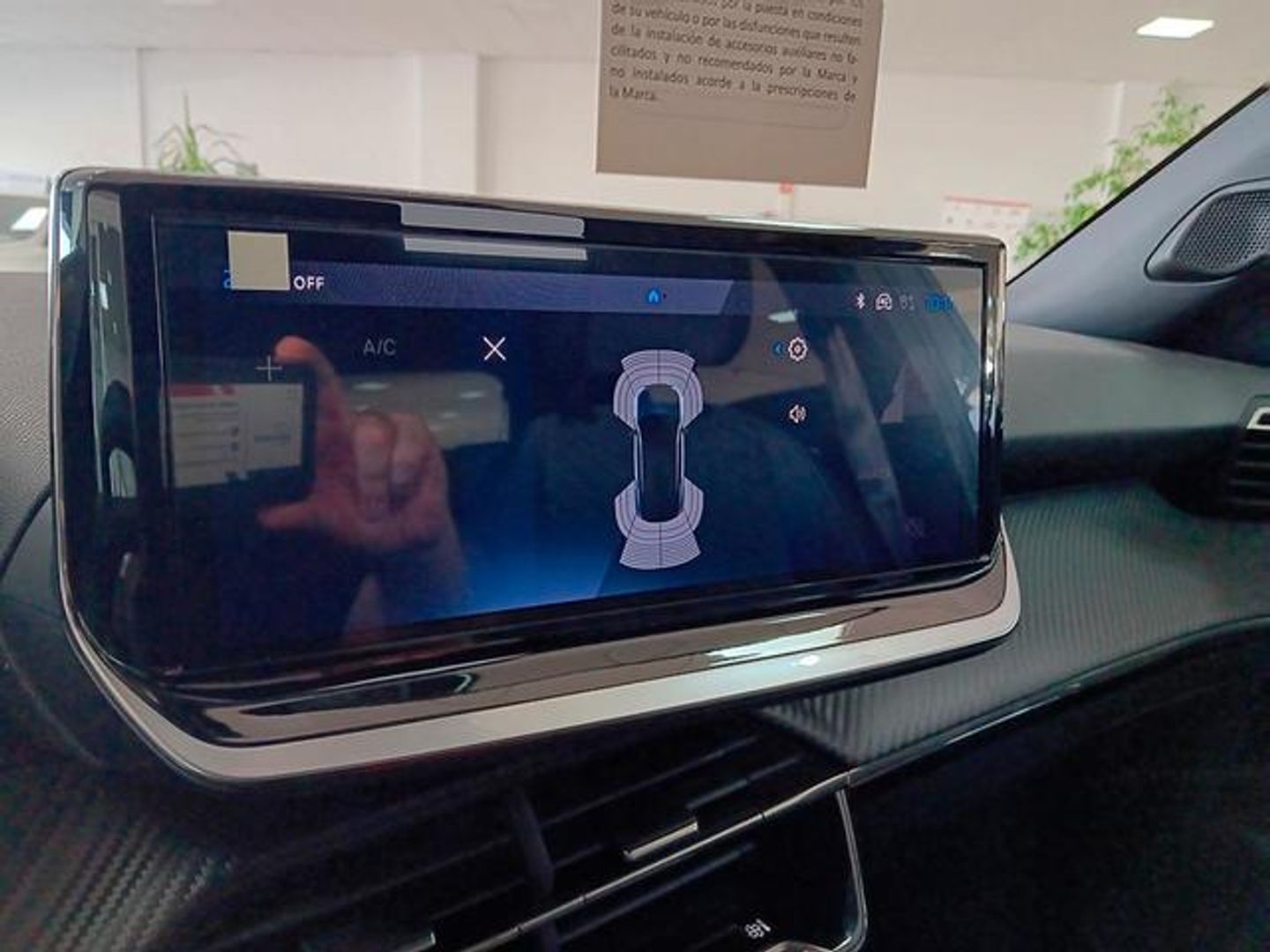 Peugeot 2008 Allure Hybrid eDCS6 100 kW (136 CV)