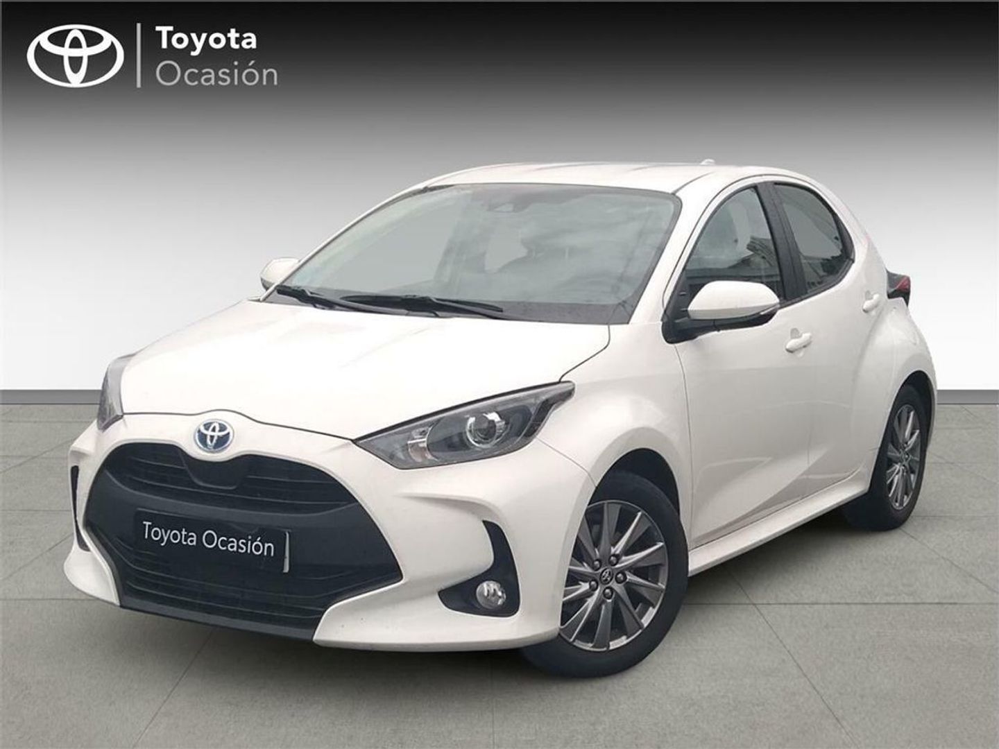 Toyota Yaris 120H Active Tech 85 kW (116 CV) Blanco Compact