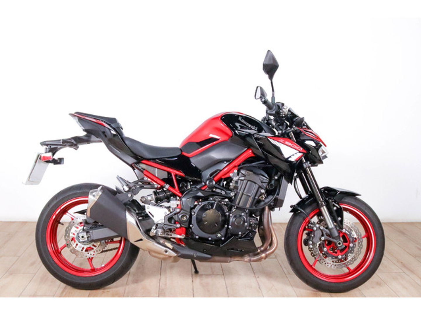Kawasaki Z900 Performance Rojo Motorcycle