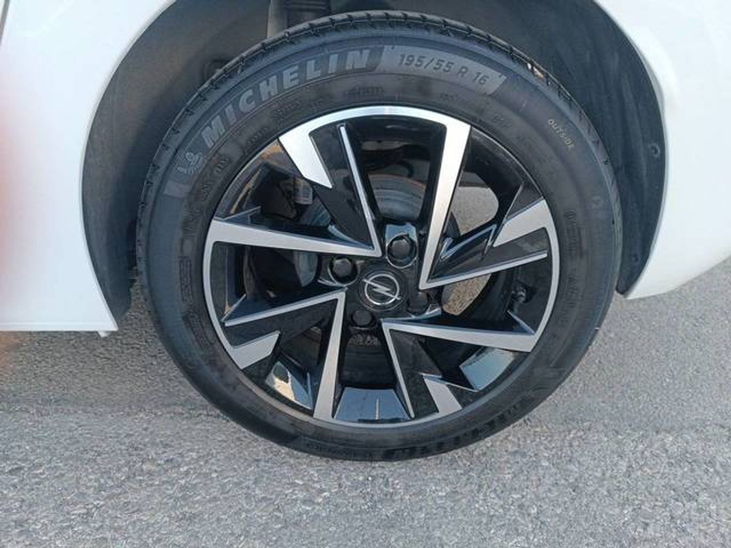 Opel Corsa 1.2T XHL GS 74 kW (100 CV)