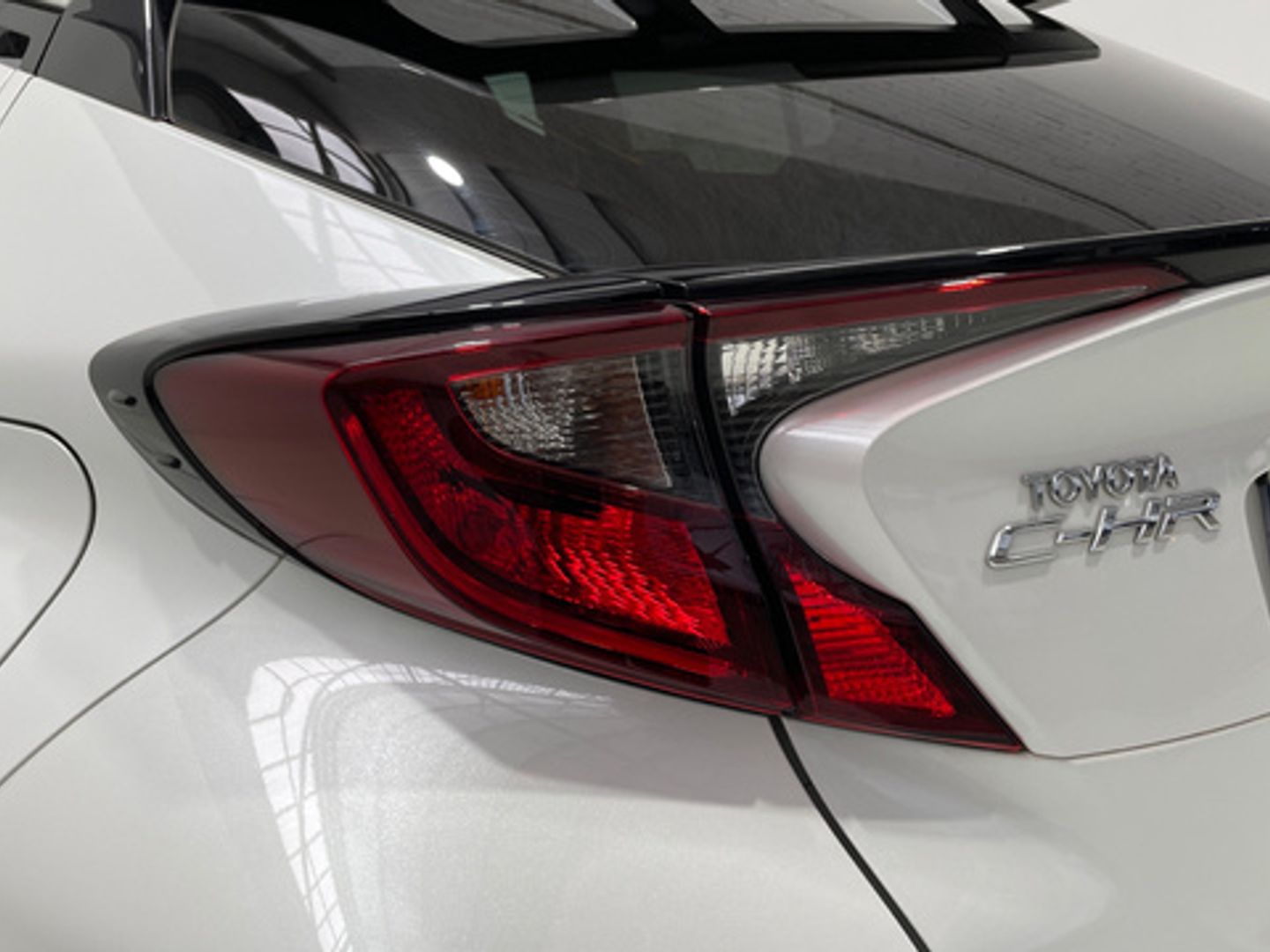 Toyota C-HR 1.8 125H Advance 90 kW (122 CV)