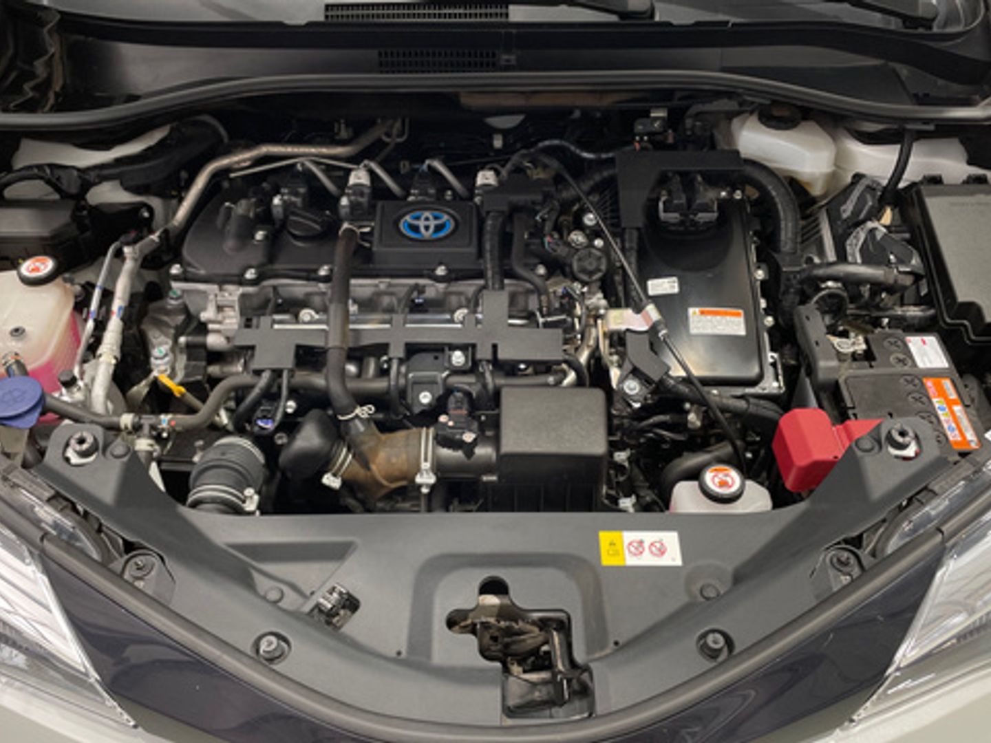 Toyota C-HR 1.8 125H Advance 90 kW (122 CV)