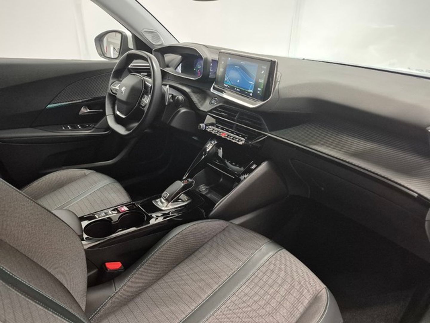 Peugeot 2008 PureTech 130 S&S Allure Pack EAT8 96 kW (130 CV)