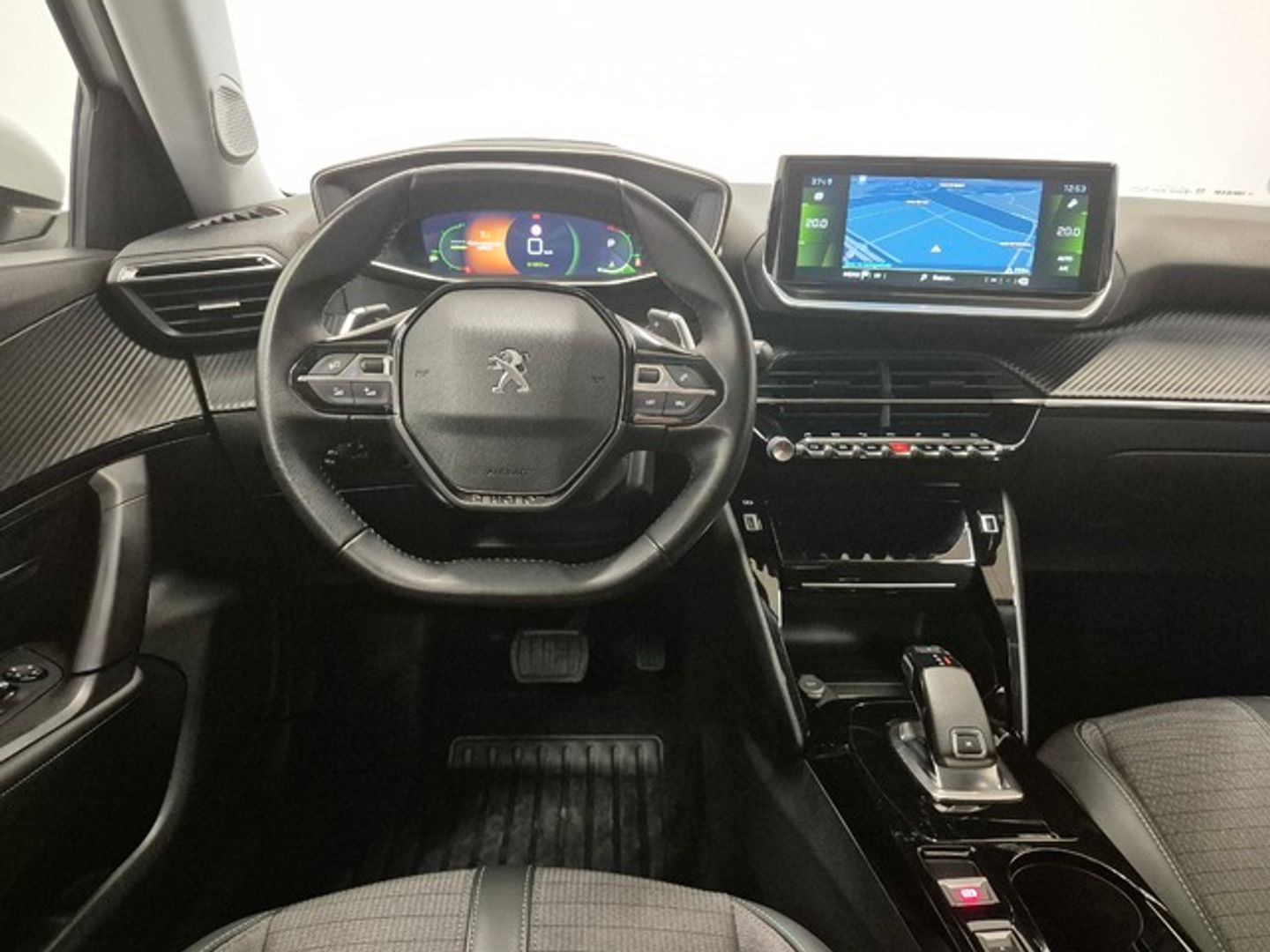 Peugeot 2008 PureTech 130 S&S Allure Pack EAT8 96 kW (130 CV)