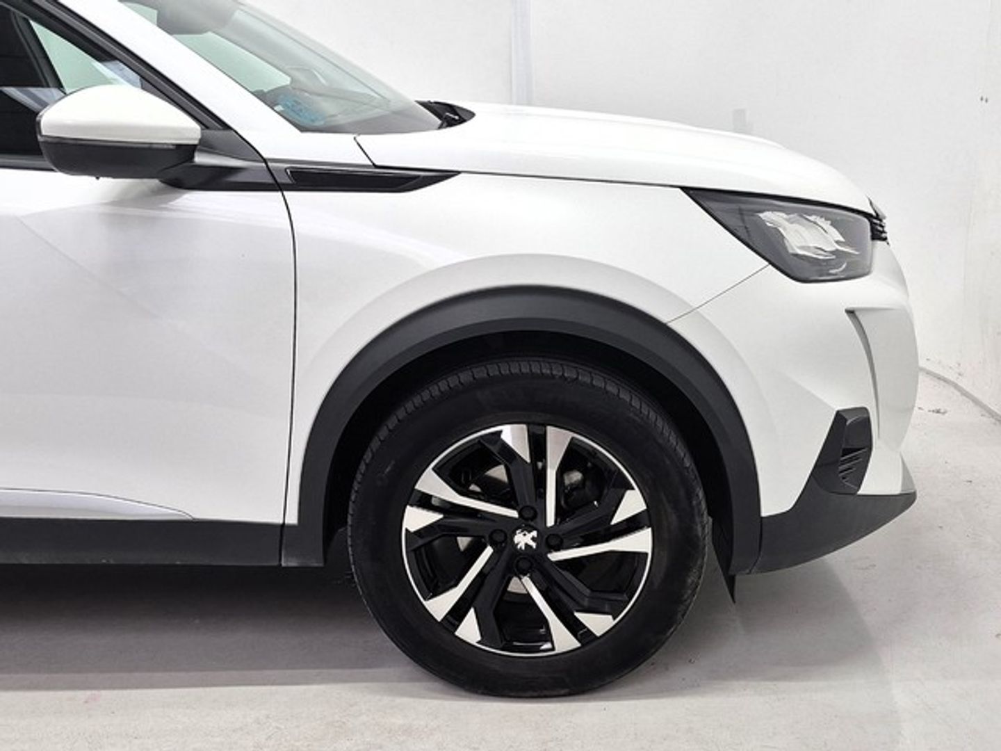 Peugeot 2008 PureTech 130 S&S Allure Pack EAT8 96 kW (130 CV)