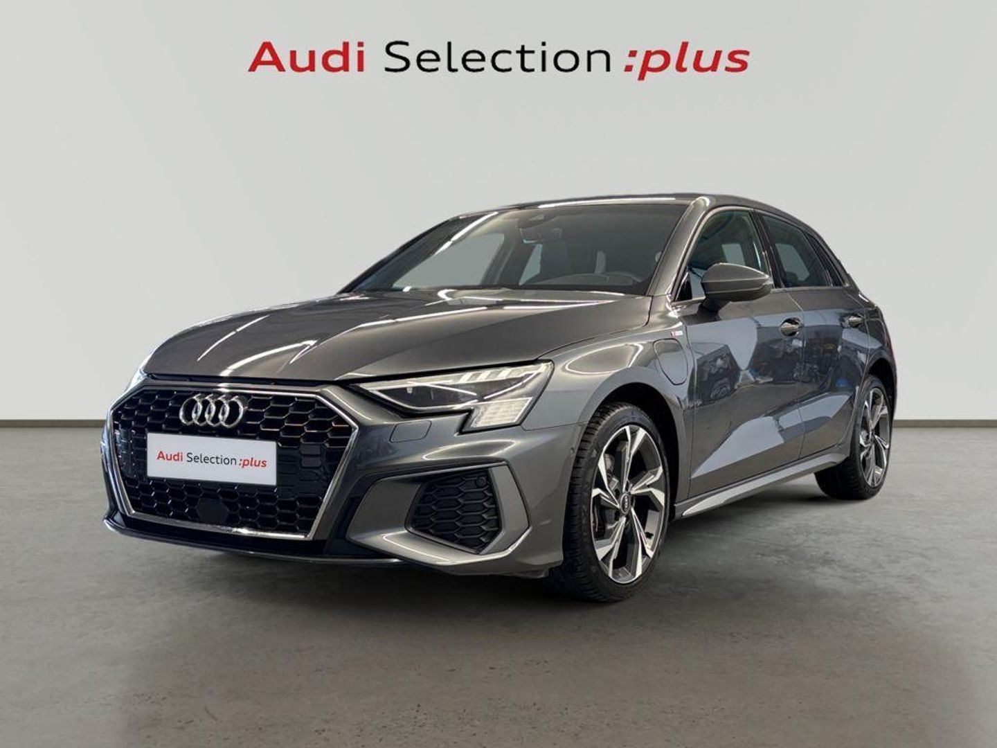 Audi A3 Sportback TFSIe Genuine edition 40 TFSI e 150 kW (204 CV) S tronic Gris Sedan