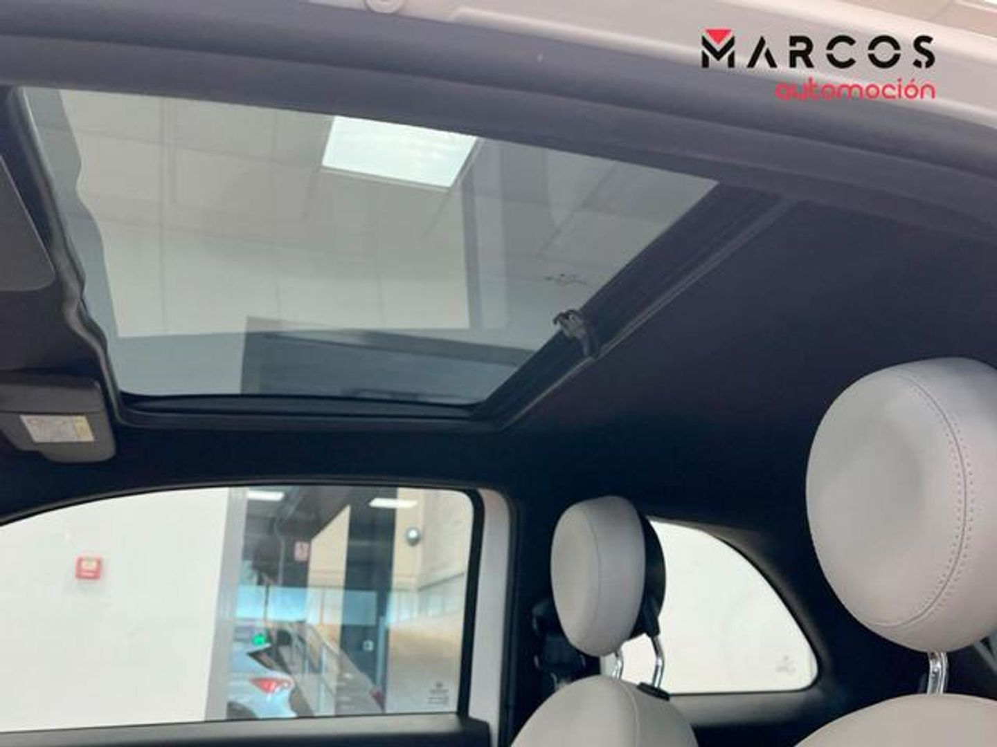 Fiat 500 1.0 Hybrid Dolcevita 51 kW (70 CV)