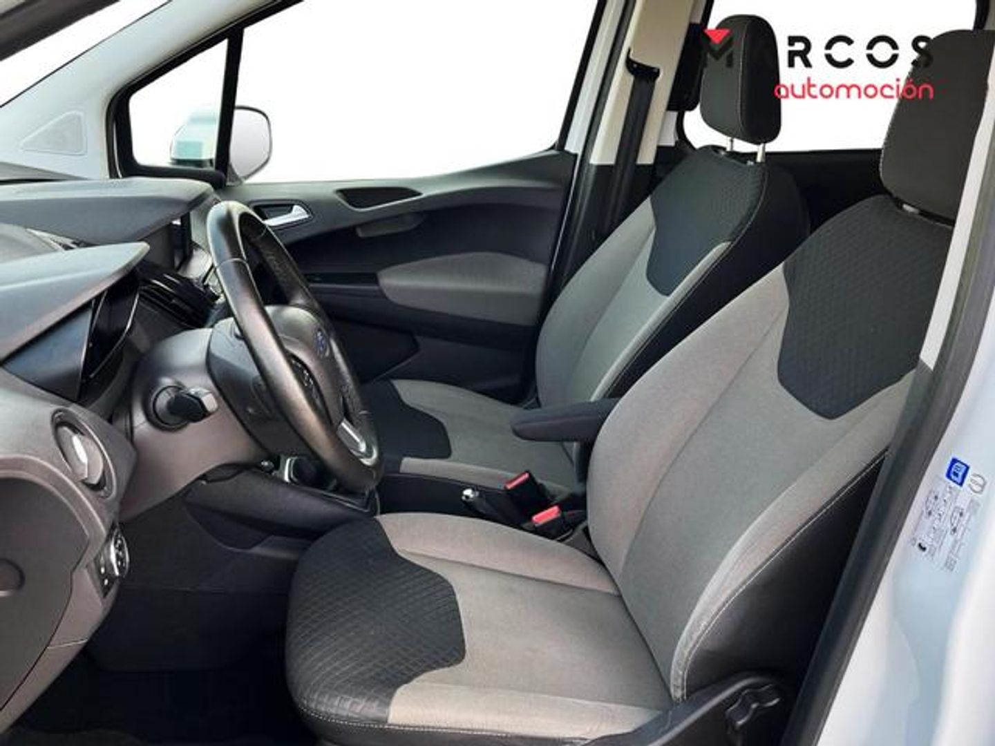 Ford Tourneo Courier 1.5 TDCi Titanium 74 kW (100 CV)