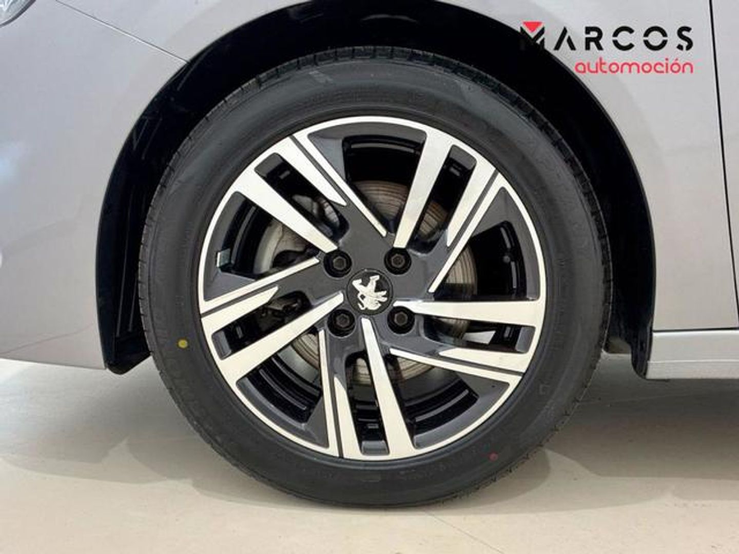 Peugeot 208 PureTech 100 Allure 75 kW (100 CV)