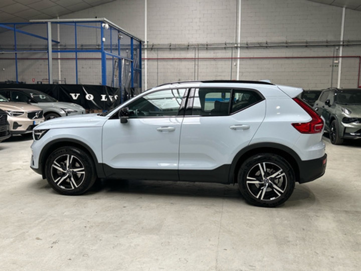 Volvo XC40 B3 G Plus Dark Auto 120 kW (163 CV)