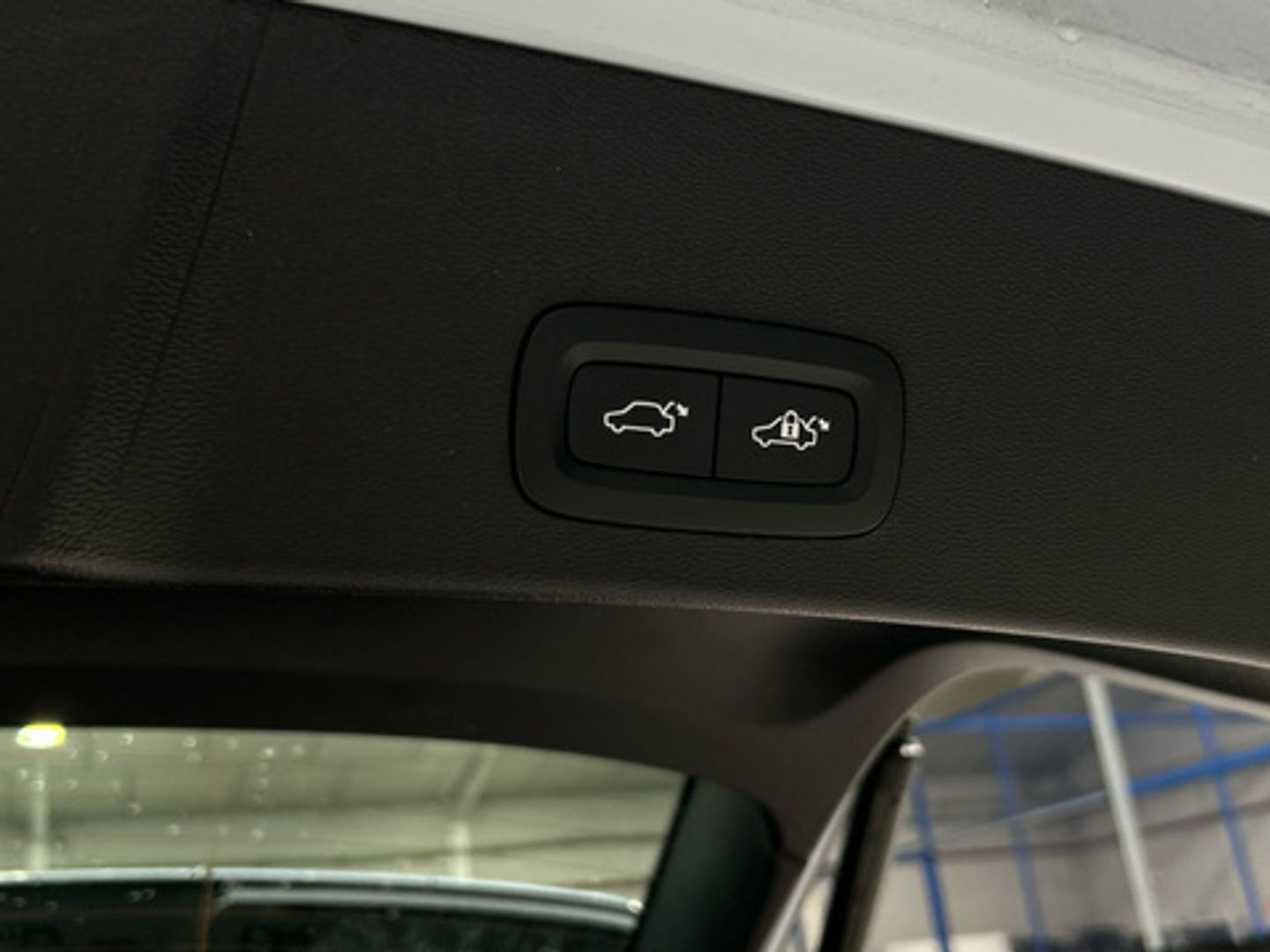 Volvo XC40 B3 G Plus Dark Auto 120 kW (163 CV)