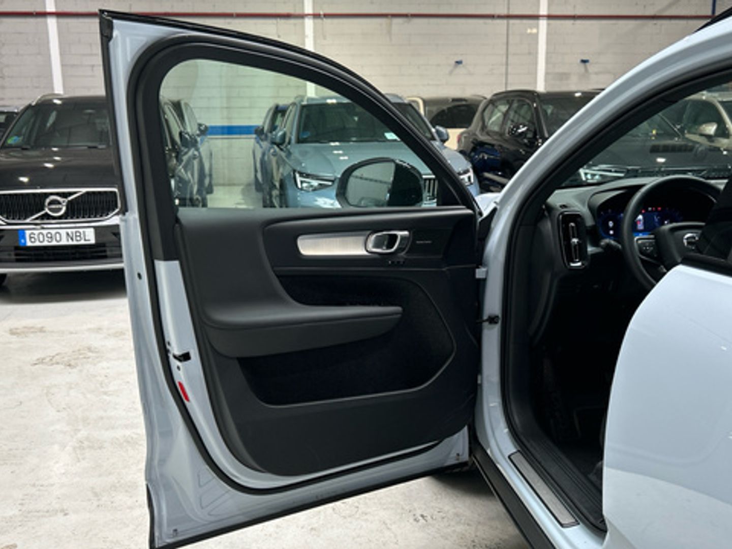 Volvo XC40 B3 G Plus Dark Auto 120 kW (163 CV)