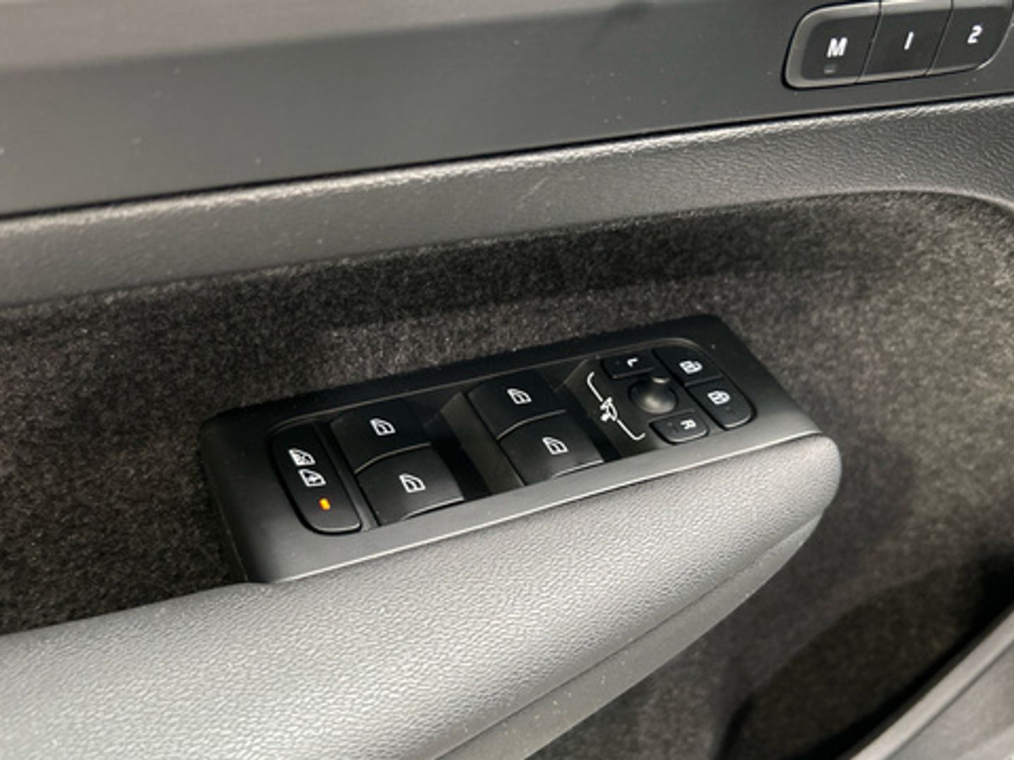 Volvo XC40 B3 G Plus Dark Auto 120 kW (163 CV)