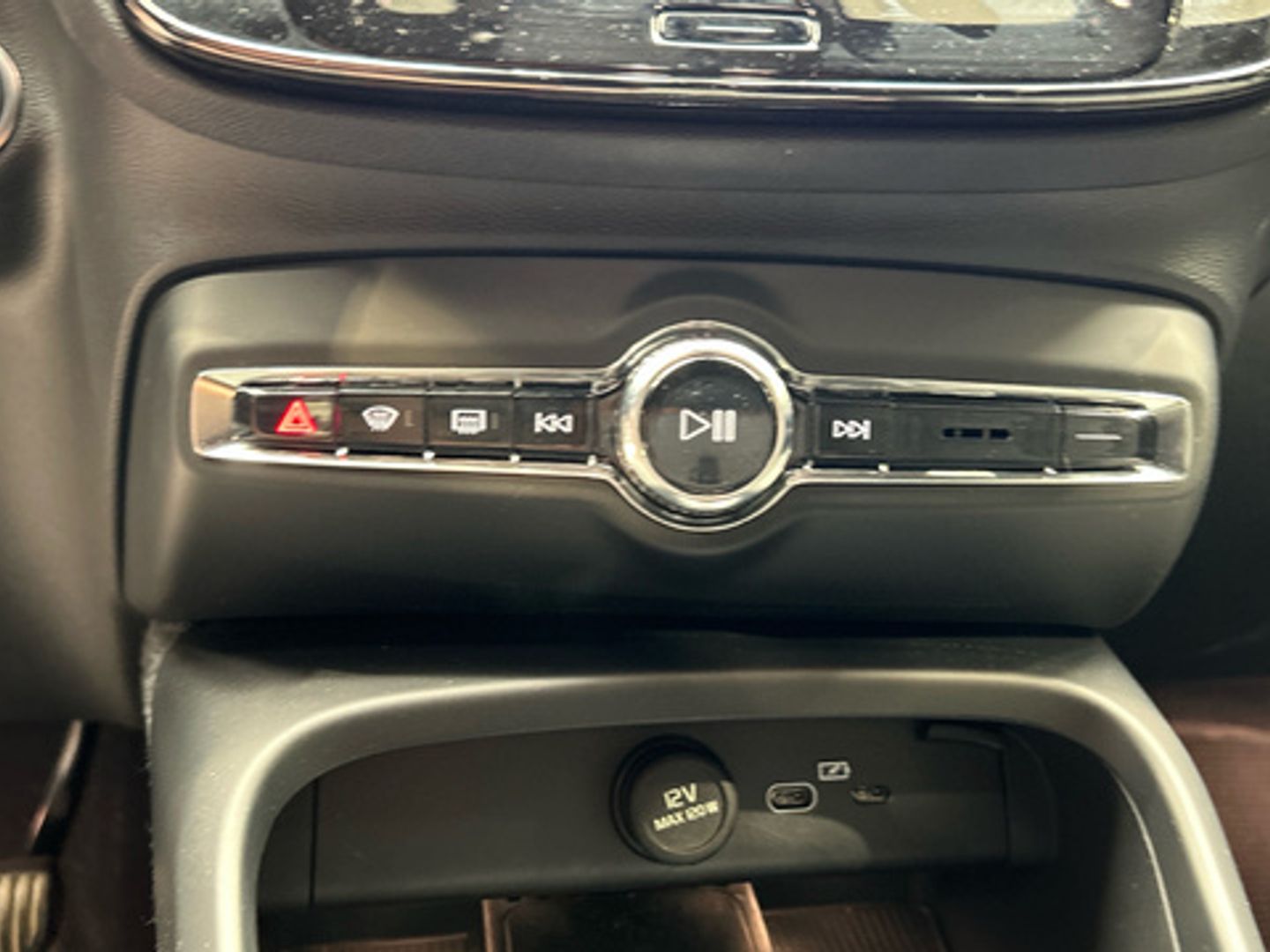 Volvo XC40 B3 G Plus Dark Auto 120 kW (163 CV)