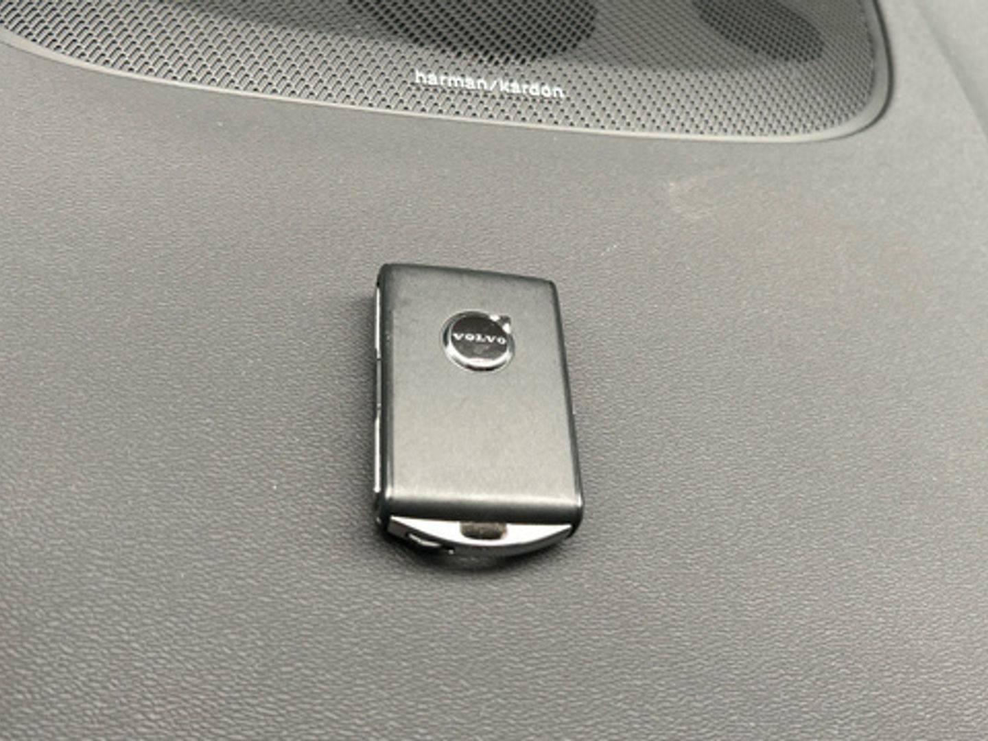 Volvo XC40 B3 G Plus Dark Auto 120 kW (163 CV)