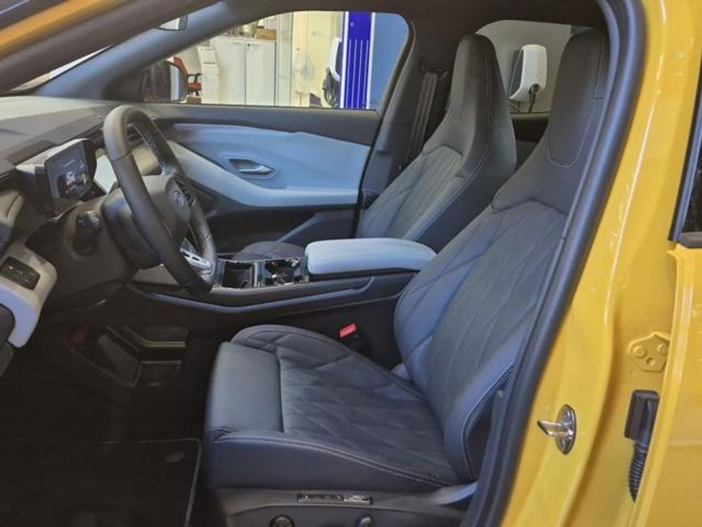 Ford Capri CX740L Premium R. Ext. RWD 77kWh 210 kW (286 CV)