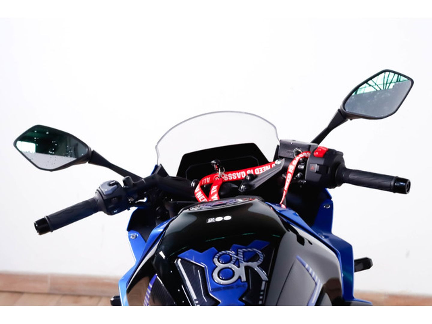 Suzuki GSX-8R