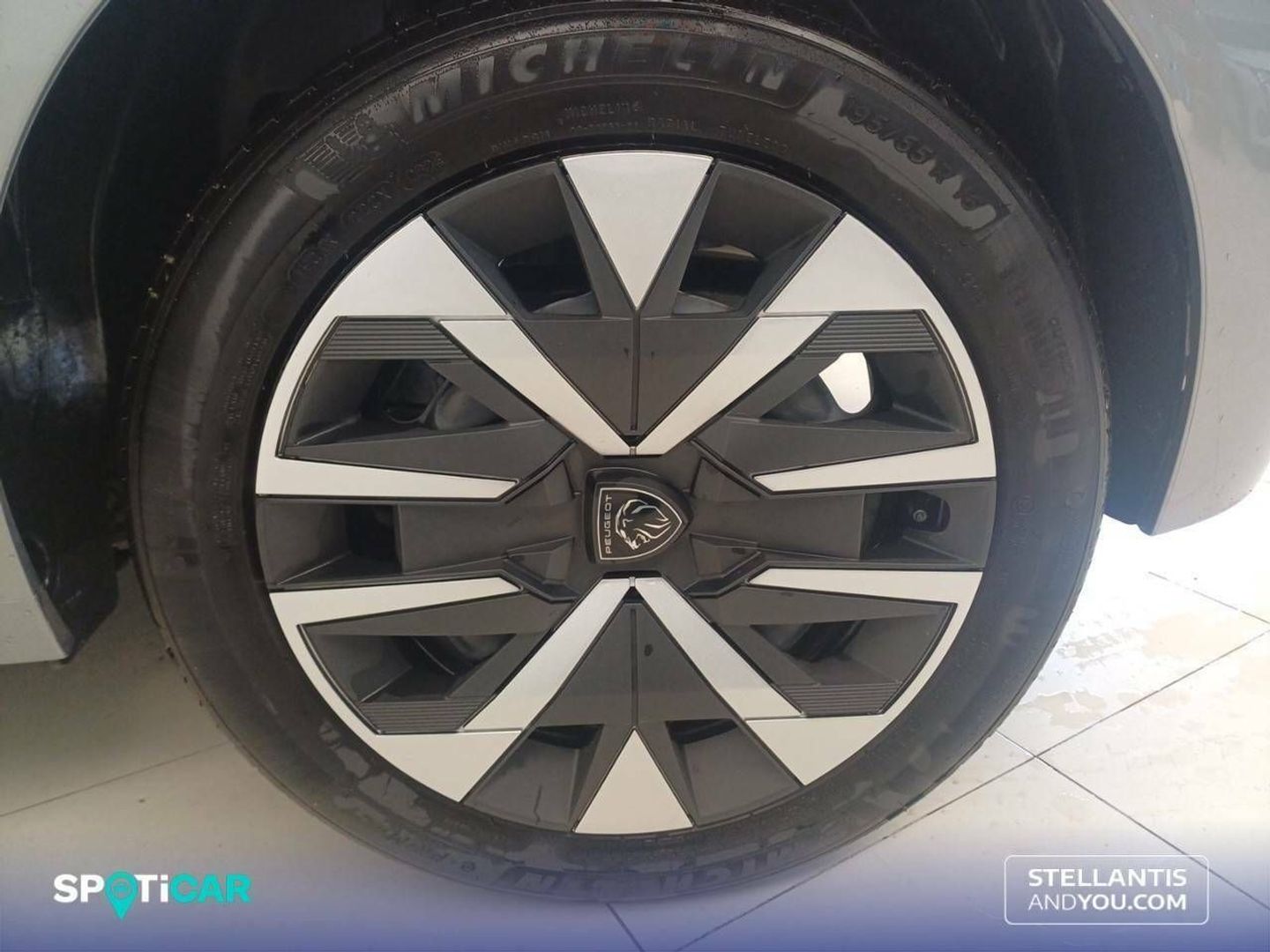 Peugeot 208 PureTech 100 Active 75 kW (100 CV)