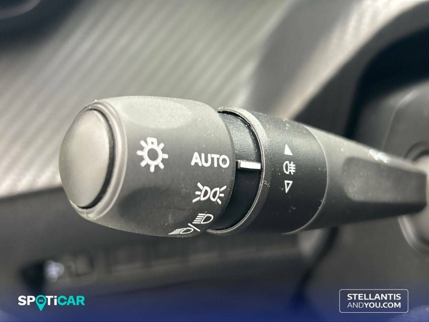 Peugeot 208 PureTech 100 Active 75 kW (100 CV)