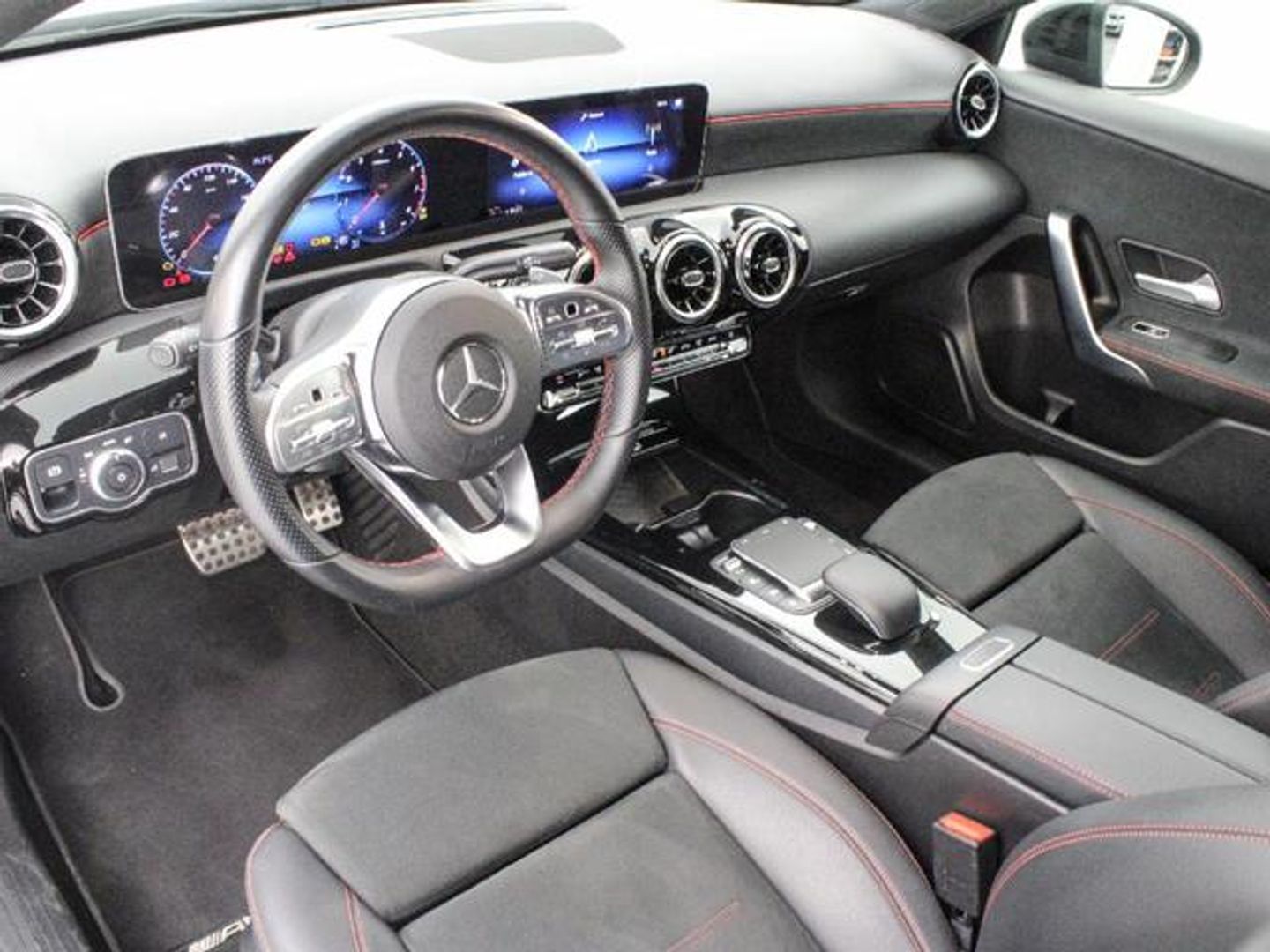 Mercedes-Benz Clase A 180 100 kW (136 CV)