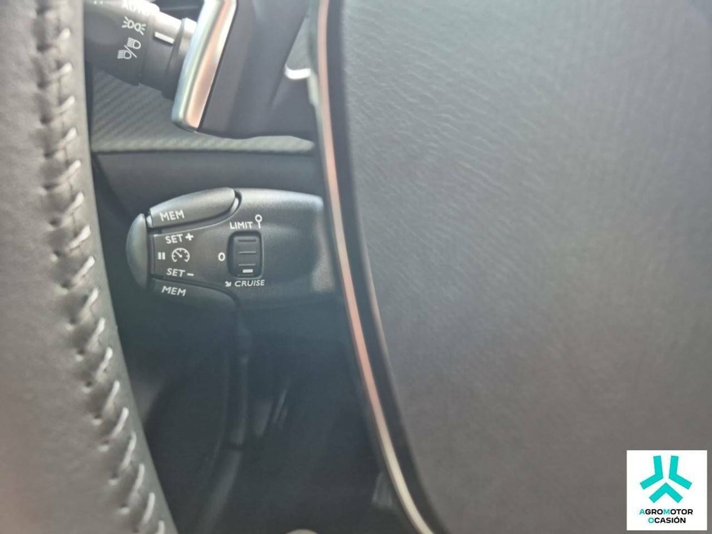 Peugeot 208 Style Hybrid 100 eDCS6 74 kW (100 CV)