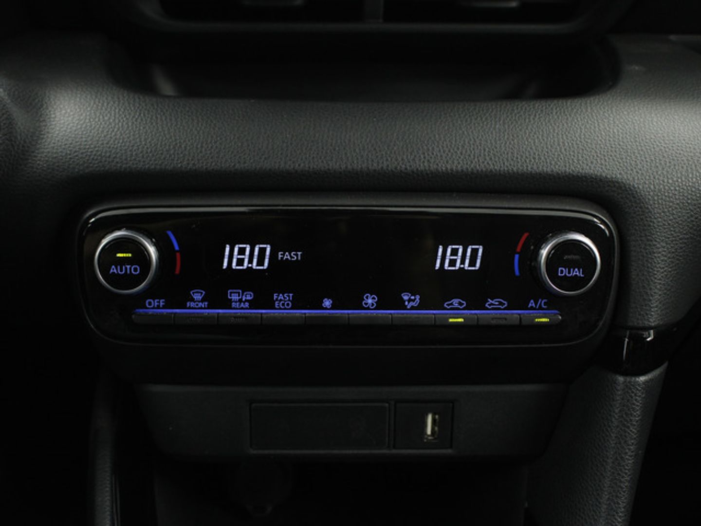 Toyota Yaris 120H Style 85 kW (116 CV)