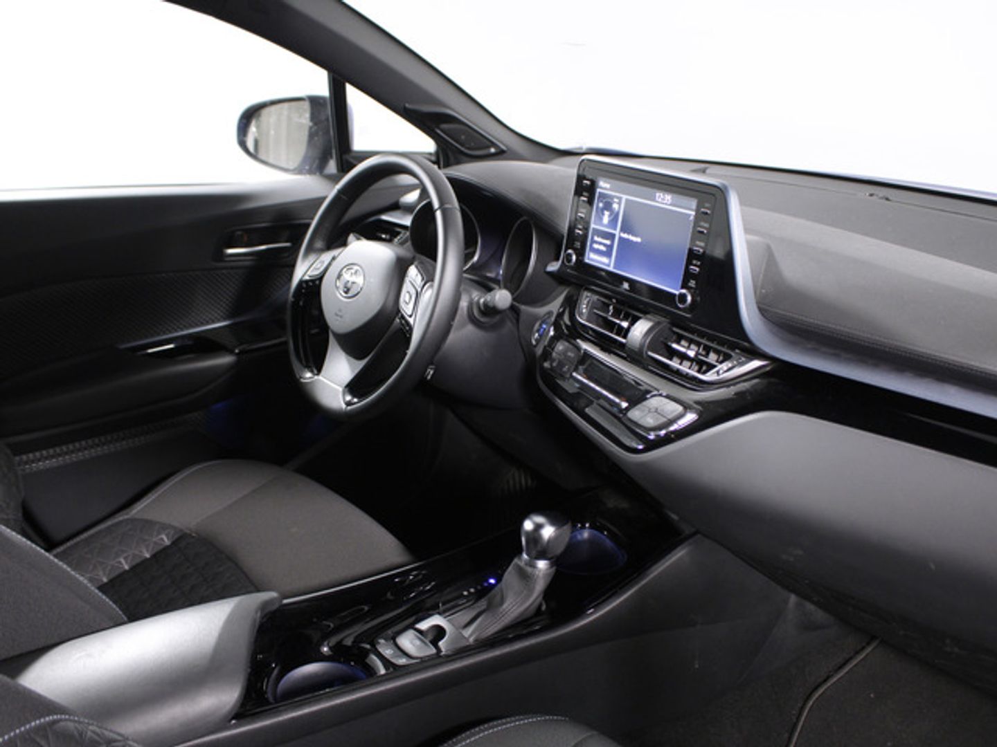 Toyota C-HR 1.8 125H Advance 90 kW (122 CV)