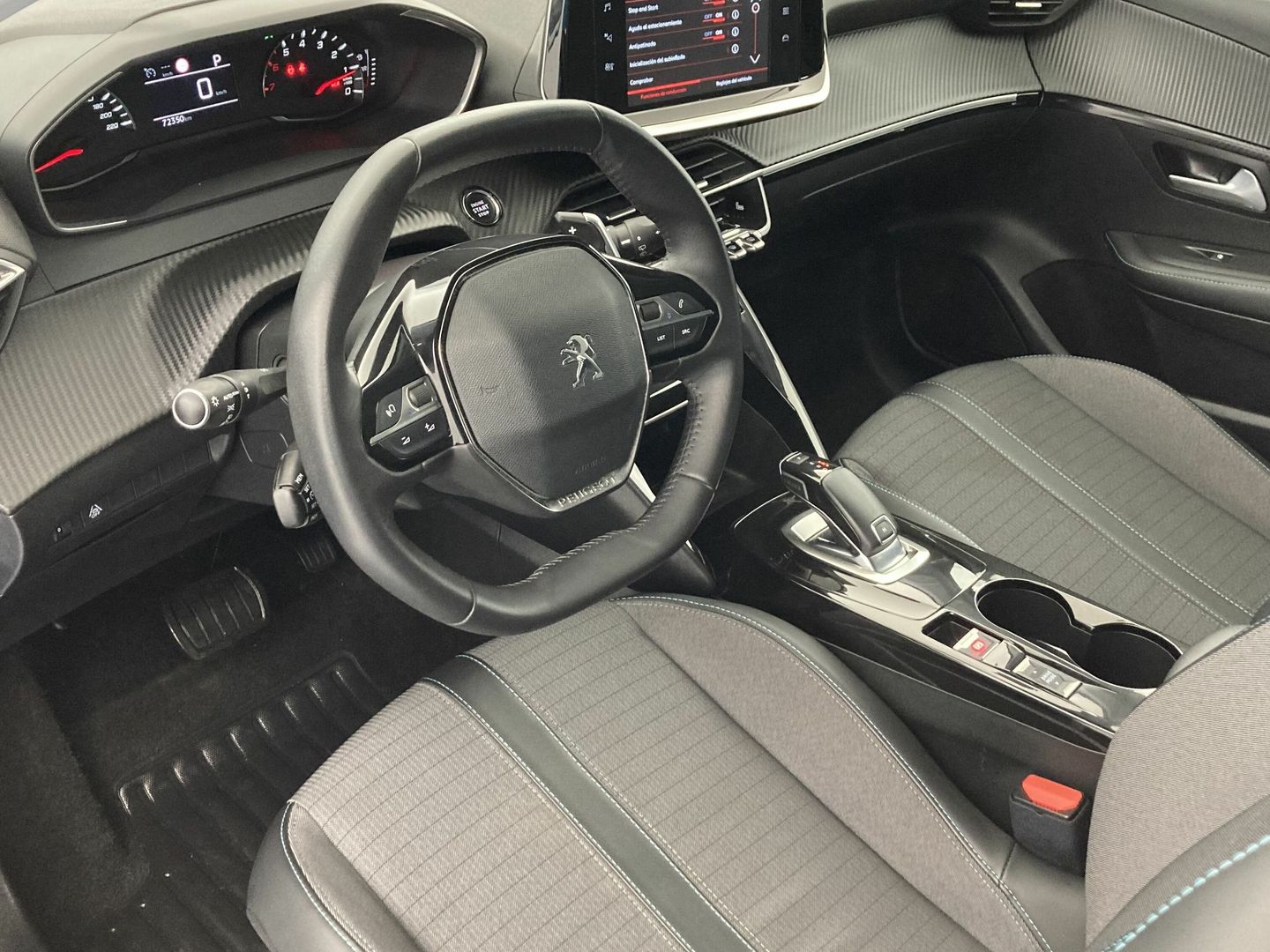 Peugeot 208 PureTech 100 Allure EAT8 75 kW (100 CV)