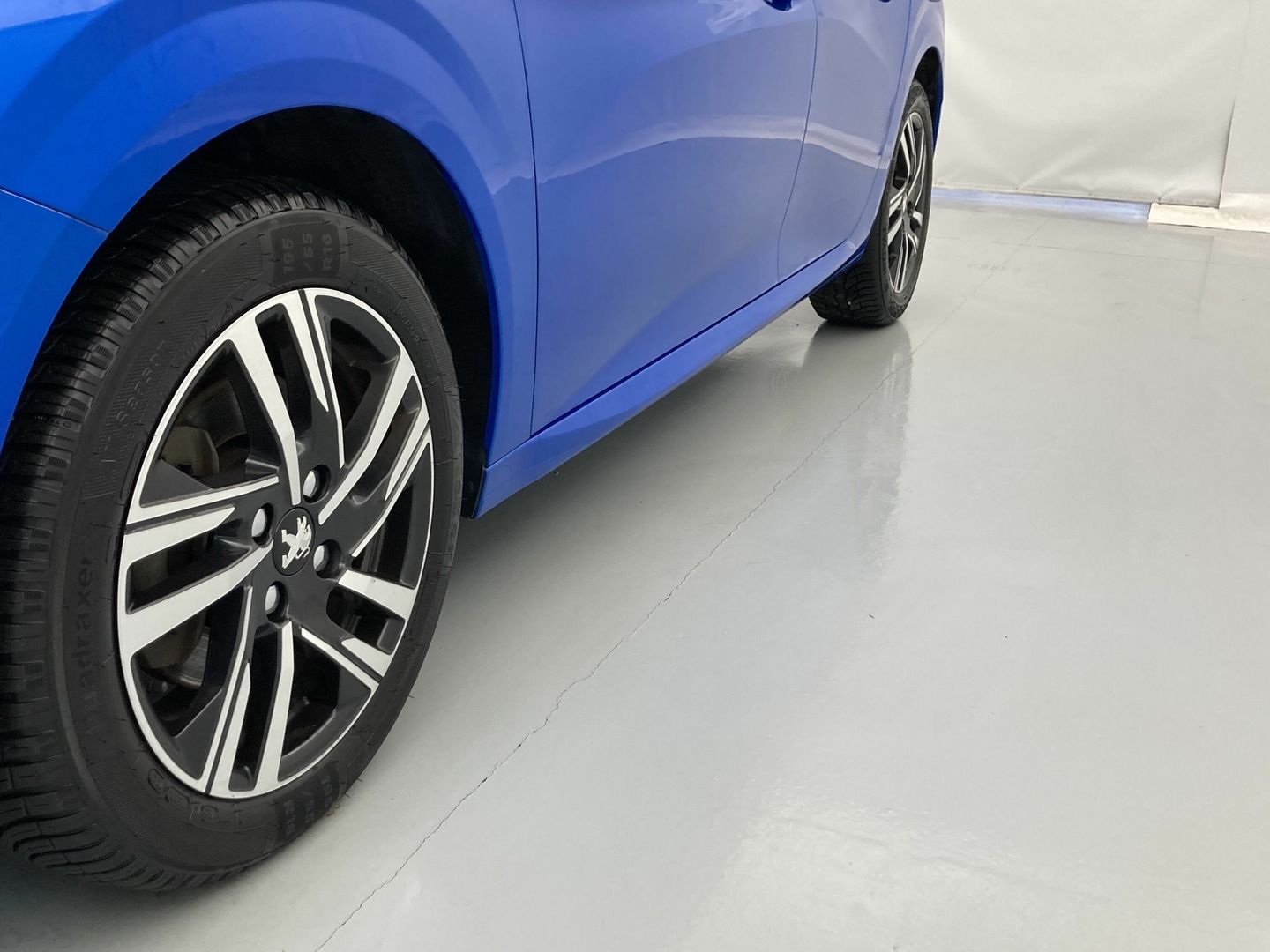 Peugeot 208 PureTech 100 Allure EAT8 75 kW (100 CV)