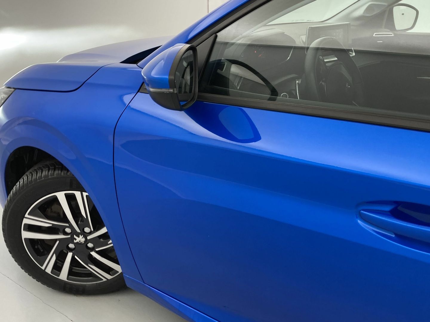 Peugeot 208 PureTech 100 Allure EAT8 75 kW (100 CV)