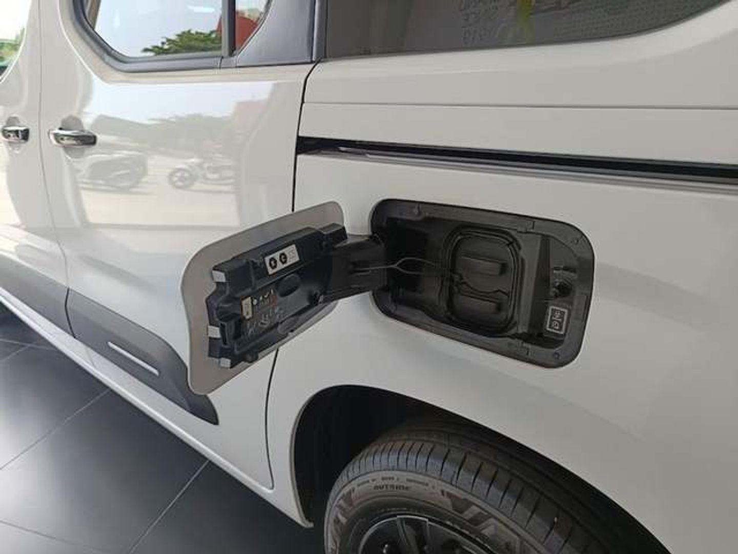 Citroen ë-Berlingo 50kWh Talla M Max 100 kW (136 CV)