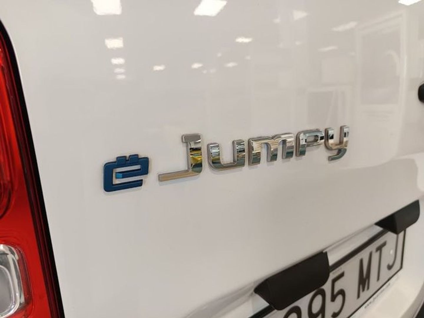 Citroen ë-Jumpy Furgon ë-Jumpy 75 KWh Talla M 100 kW (136 CV)