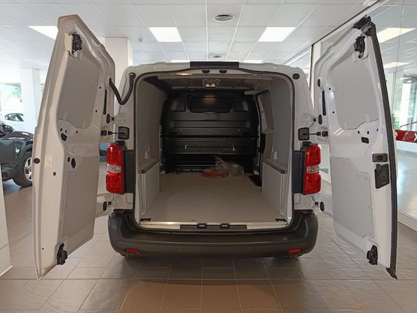 Citroen ë-Jumpy Furgon ë-Jumpy 75 KWh Talla M 100 kW (136 CV)