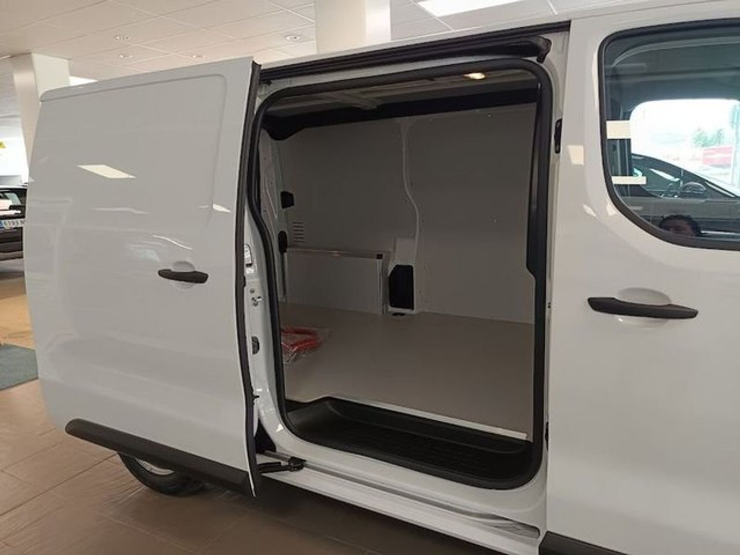 Citroen ë-Jumpy Furgon ë-Jumpy 75 KWh Talla M 100 kW (136 CV)