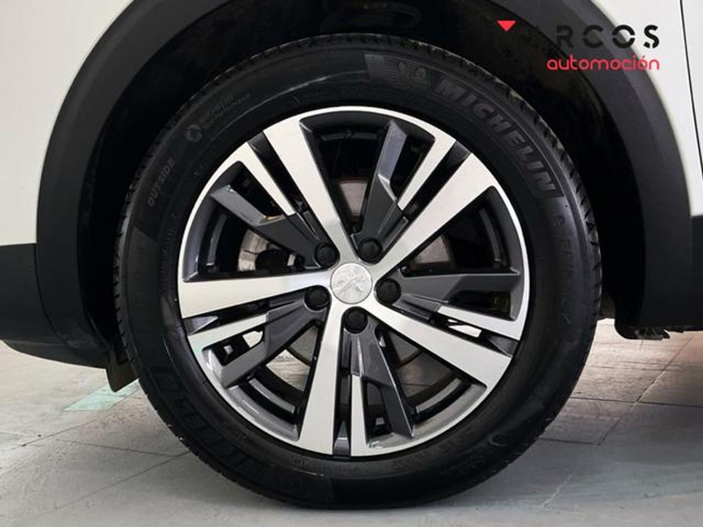 Peugeot 3008 Hybrid 136 Allure Pack eDCS6 100 kW (136 CV)