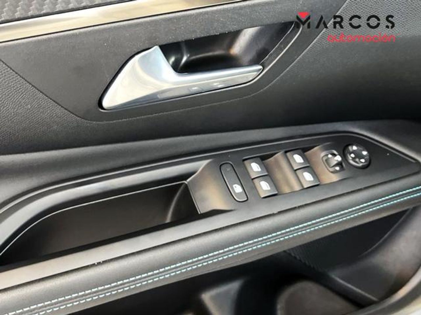 Peugeot 3008 Hybrid 136 Allure Pack eDCS6 100 kW (136 CV)