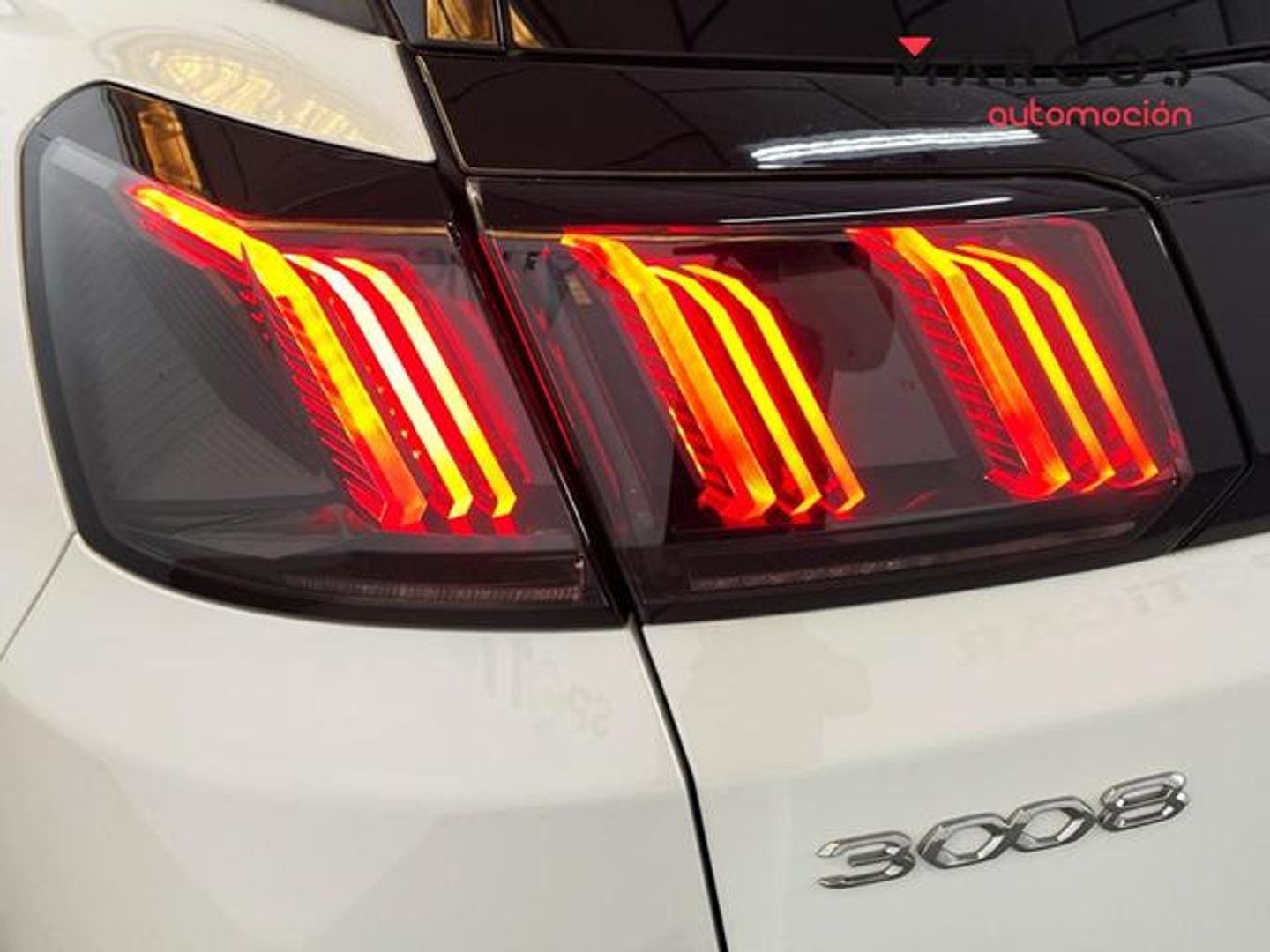 Peugeot 3008 Hybrid 136 Allure Pack eDCS6 100 kW (136 CV)