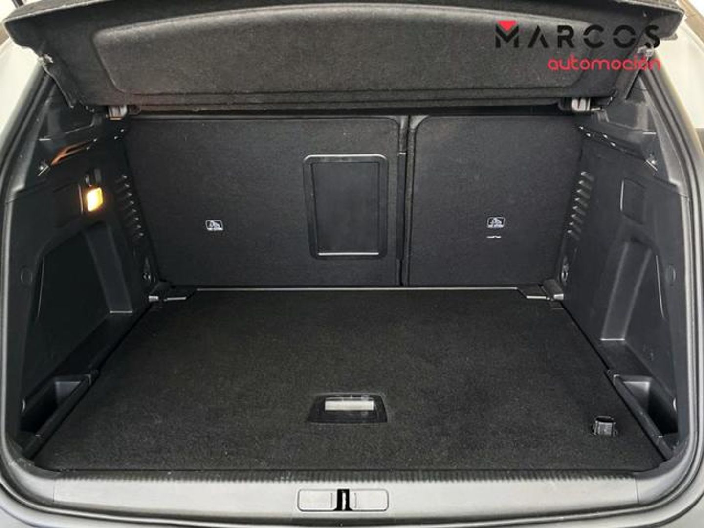 Peugeot 3008 Hybrid 136 Allure Pack eDCS6 100 kW (136 CV)