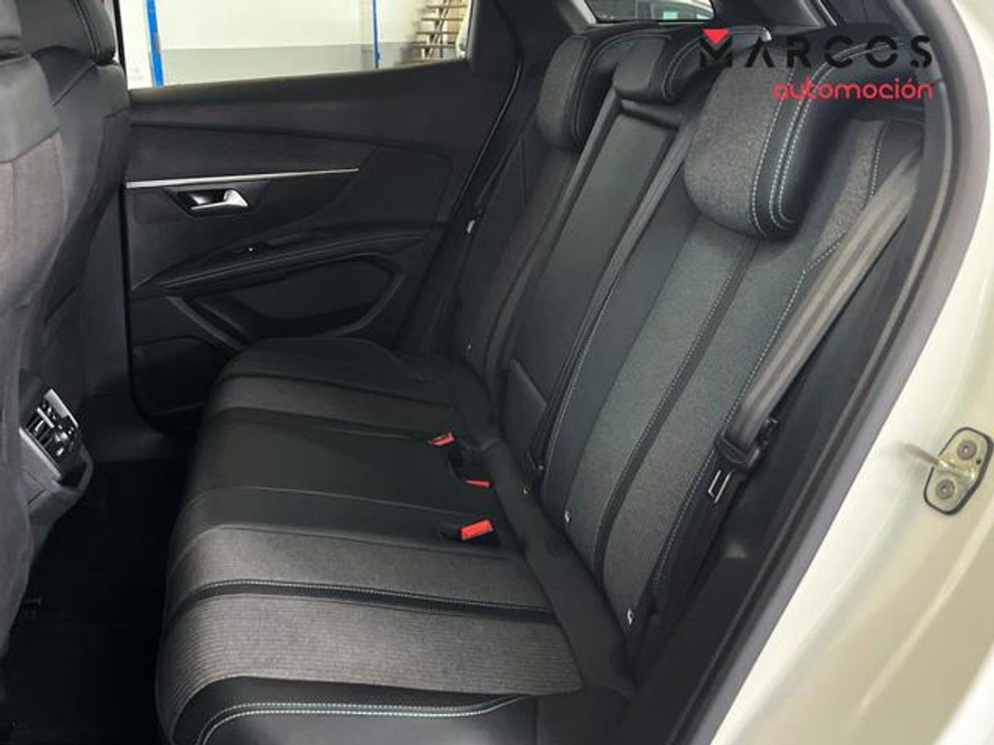 Peugeot 3008 Hybrid 136 Allure Pack eDCS6 100 kW (136 CV)