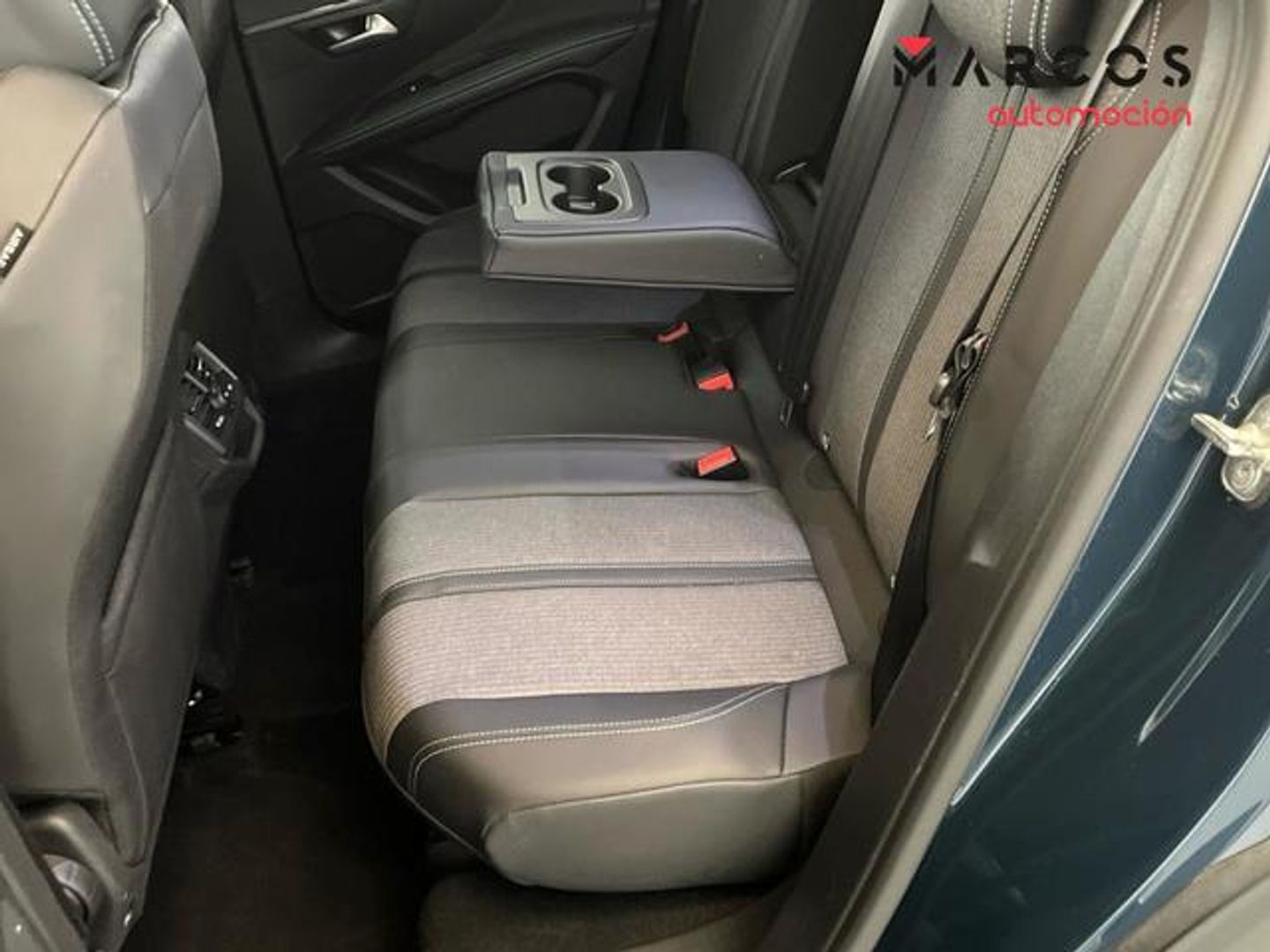 Peugeot 3008 Hybrid 136 Allure Pack eDCS6 100 kW (136 CV)