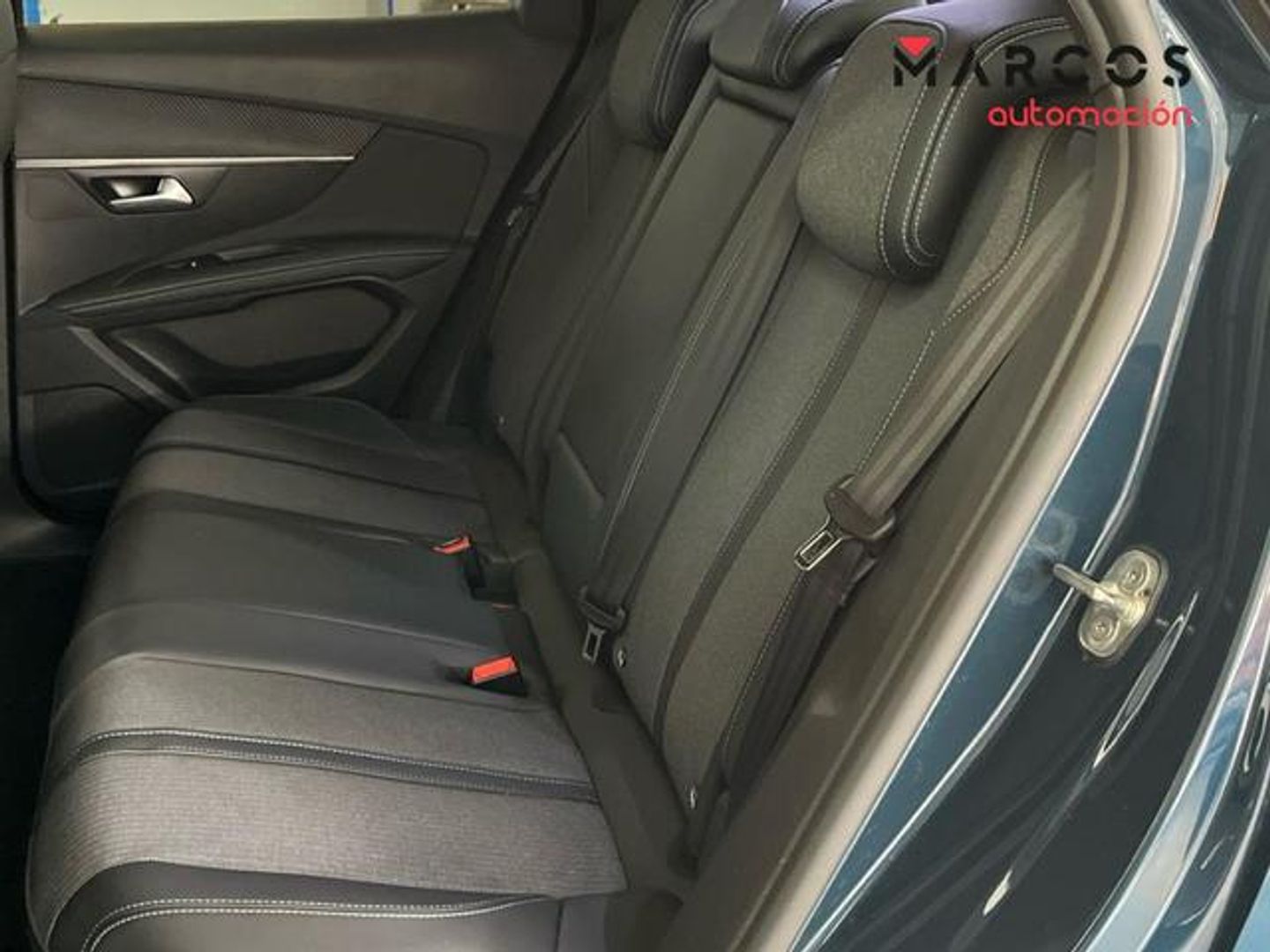 Peugeot 3008 Hybrid 136 Allure Pack eDCS6 100 kW (136 CV)