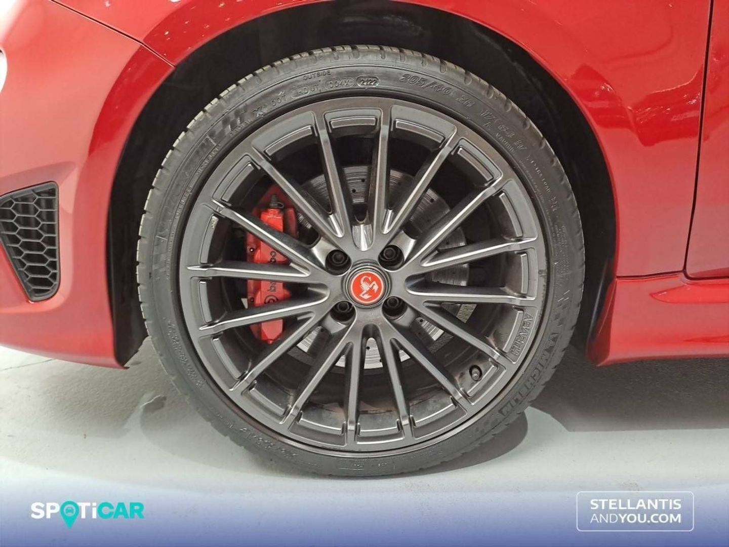 Abarth 500 1.4 16v T-Jet 695 132 kW (180 CV)