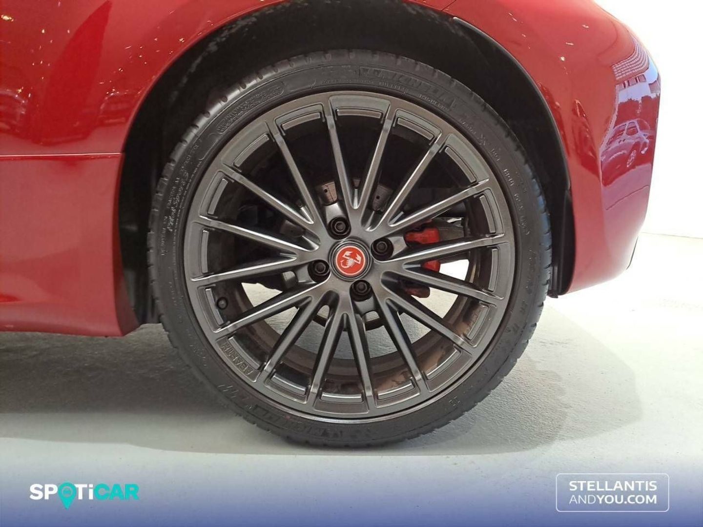 Abarth 500 1.4 16v T-Jet 695 132 kW (180 CV)