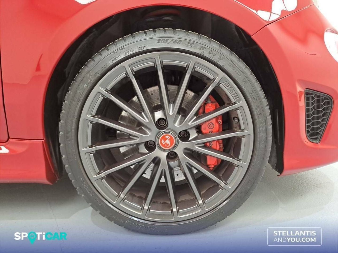 Abarth 500 1.4 16v T-Jet 695 132 kW (180 CV)